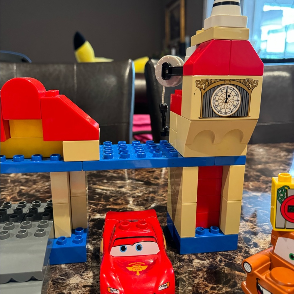Lego Duplo - Disney Pixar Cars 2 Big Bentley Set #5828 - Picture 2 of 16